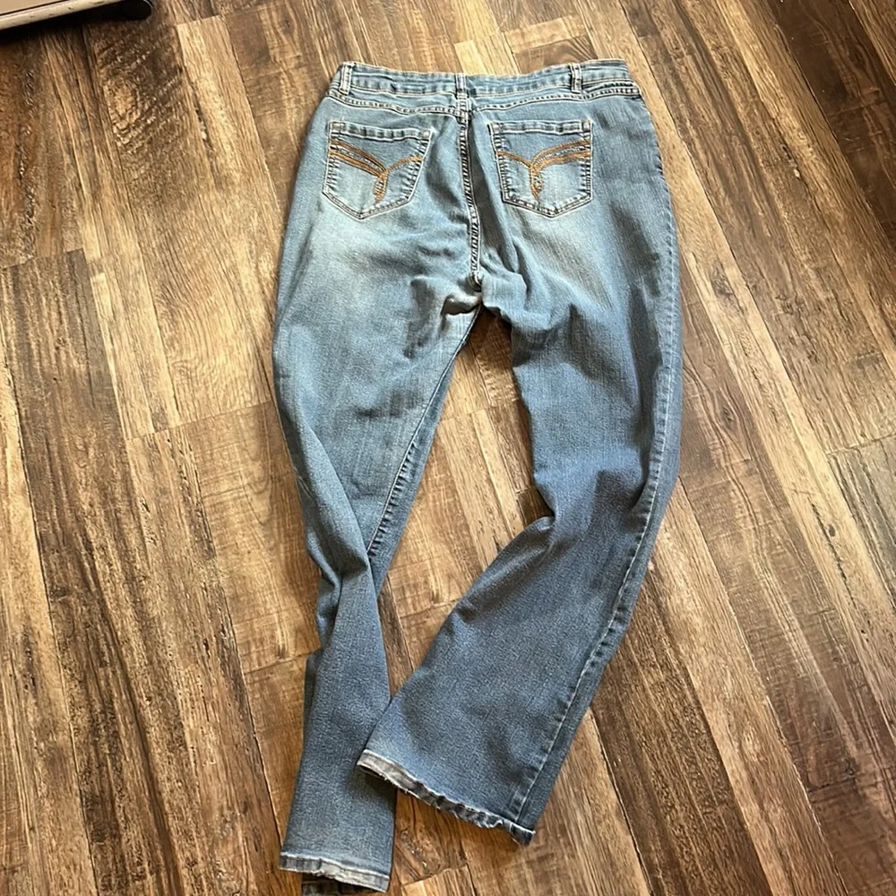 Broken in Super Soft Jeans - Picture 5 of 5